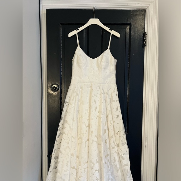 Truvelle Annie Wedding Dress - Picture 4 of 11